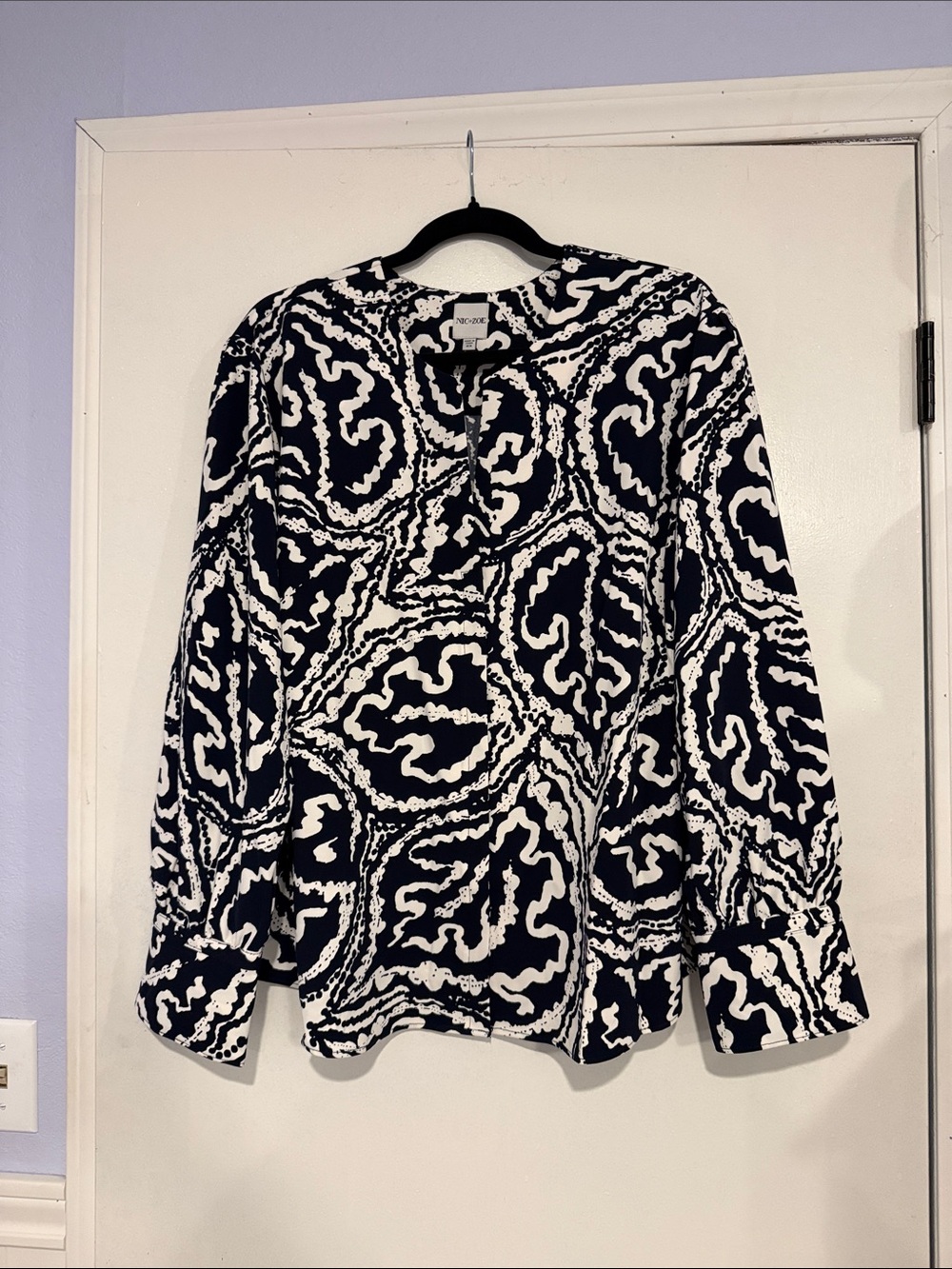 NIC+ZOE Navy and White Abstract Print Blouse